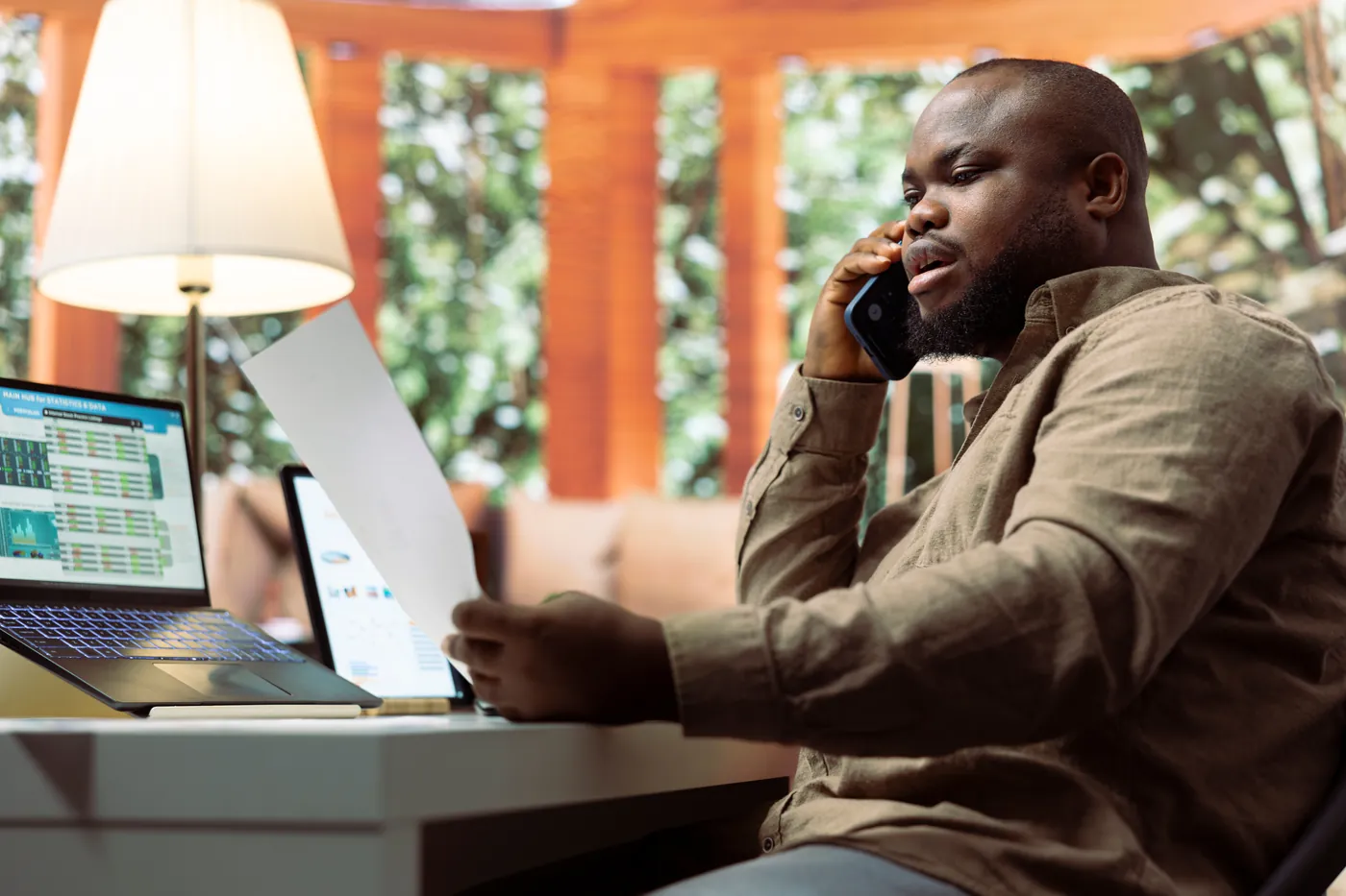 EndowPay agent helping a customer